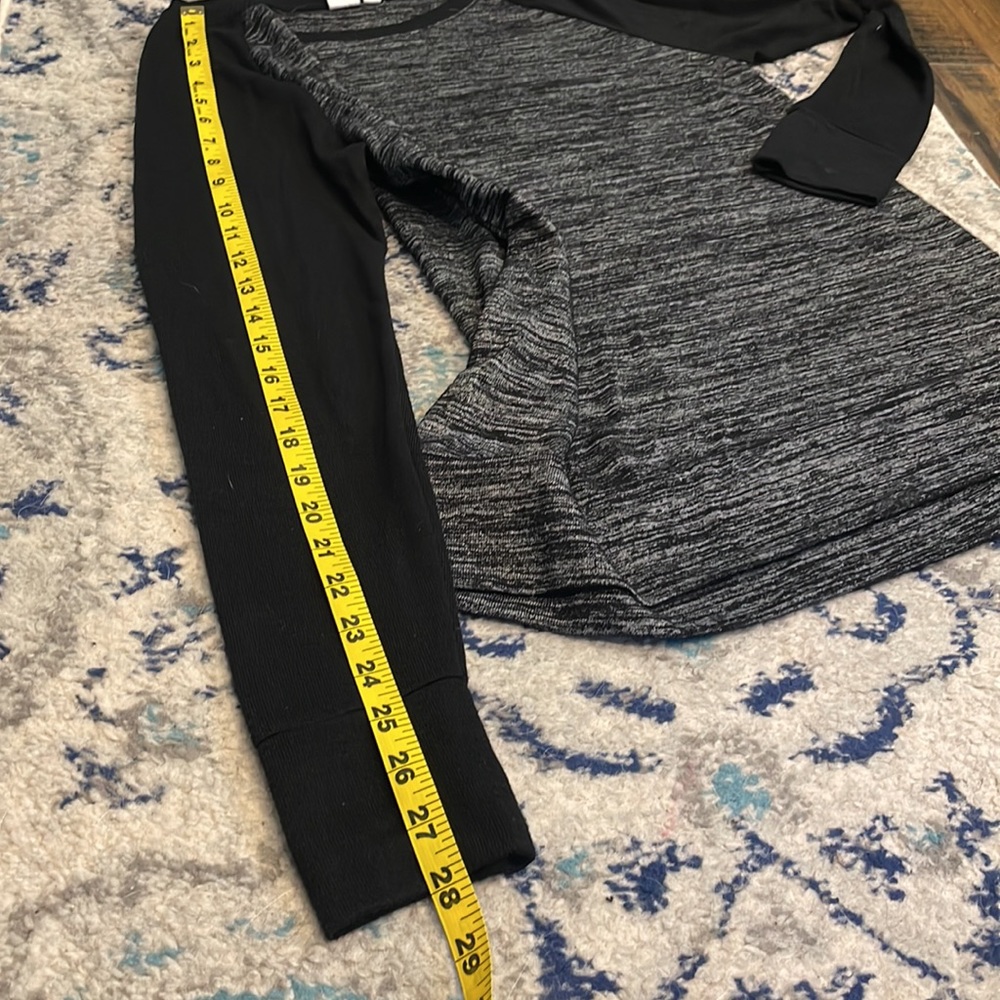 Small GAP pullover sweater - Picture 6 of 7